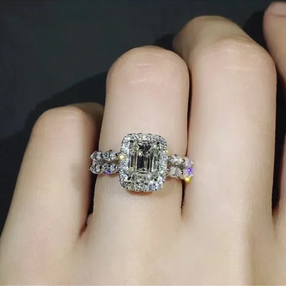 Gorgeous 925 Silver Rings Emerald Cut Cubic Zirconia for Women Jewelry - Picture 2 of 4
